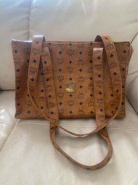 Large MCM Cognac Visetos Logo Tote with Gold Plaque12